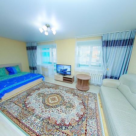 Apart On Slavskogo 14 Оскемен Екстер'єр фото