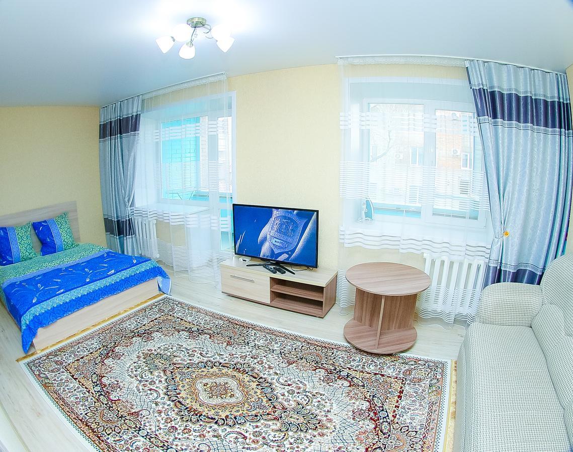 Apart On Slavskogo 14 Оскемен Екстер'єр фото